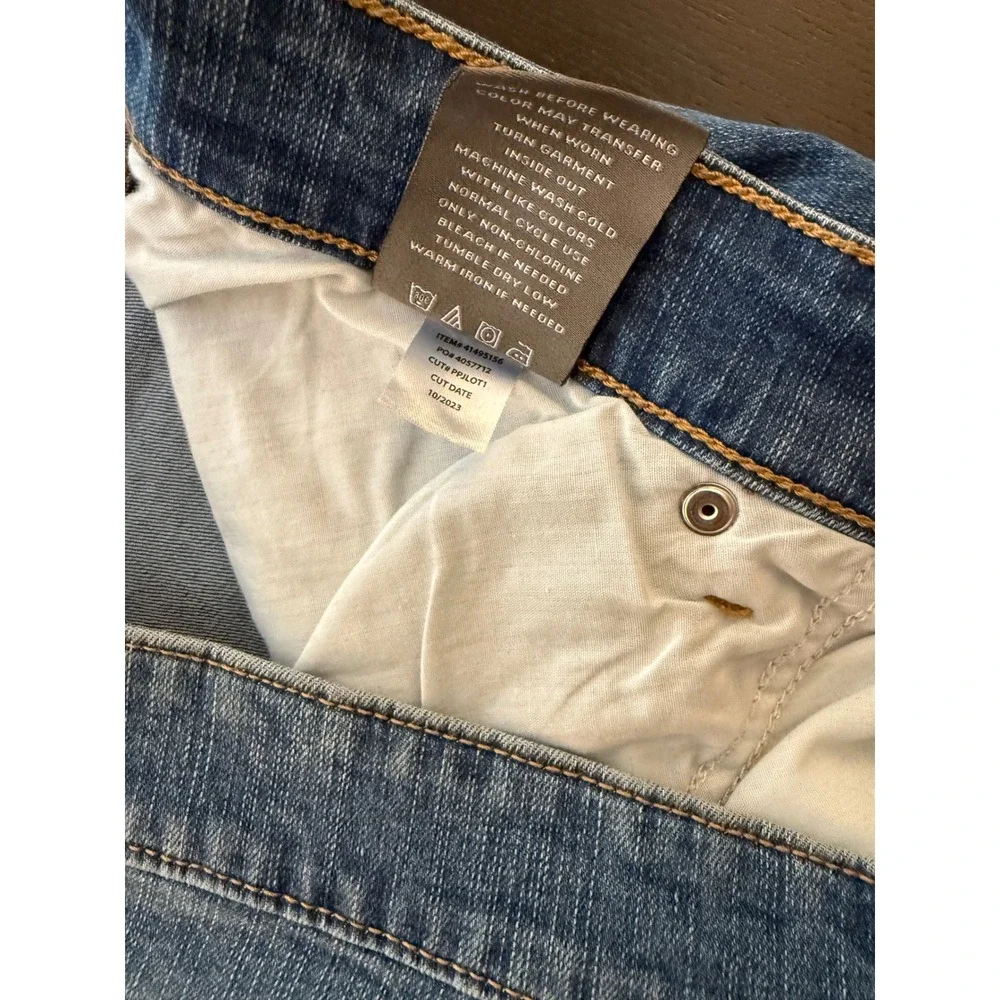 Torrid Feel the Fit Faded Denim Skirt Womens 18 Frayed Hem Front Slit‎ Stretch